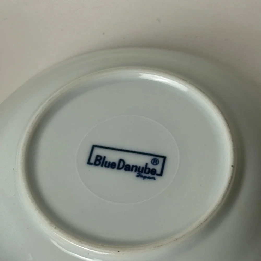 Blue Danube Japan Blue Onion Teacups‎ and Saucer Set of 4 Vintage Porcelain